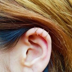 MAKE OFFER $25 Minimalistic Ear Cuff